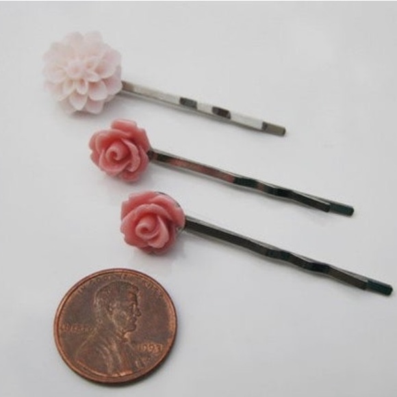 XXX SOLD XXX Pink Rose and Mum bobby pin set - Picture 3 of 4